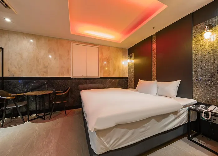 Dongdaemun Signature Tourist Hotel *